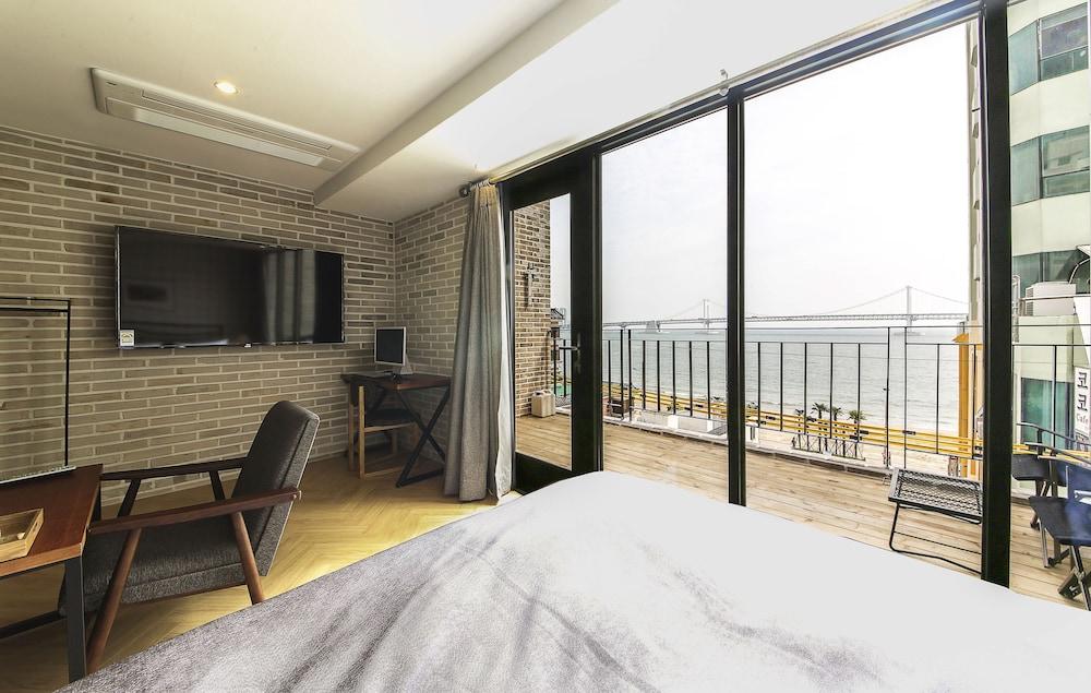 Brown Dot Hotel Gwangan Beach Busan Esterno foto